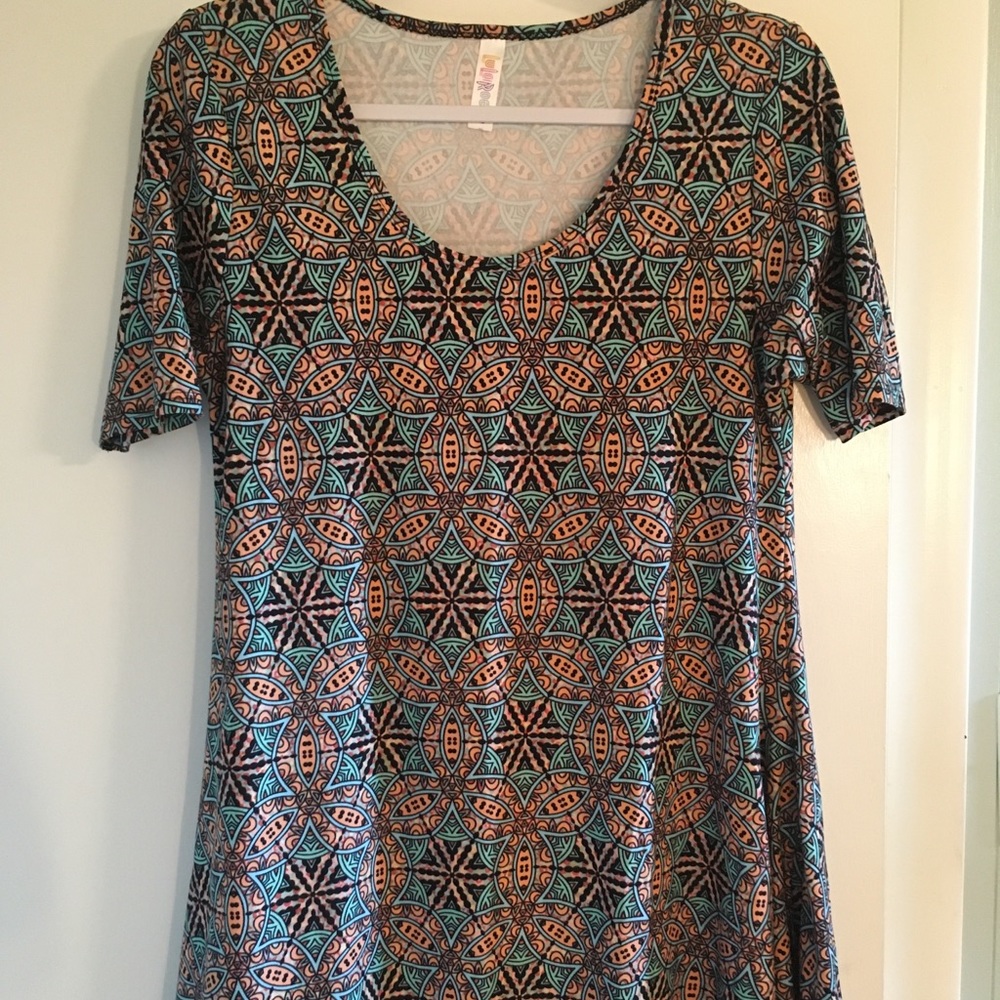 Lularoe Perfect Tee - EUC